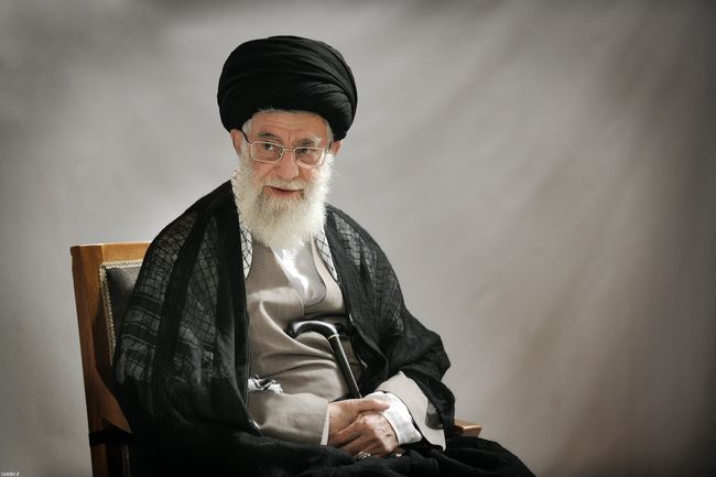 سنگری در برابر افزون‌خواهی گستاخانه استکبار بسازید/ اقتصاد مقاوم و فرهنگ اسلامی، دو اولویت فوری