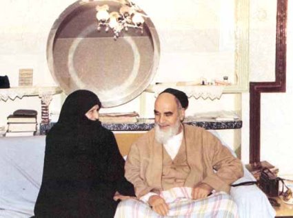 امام راحل(ره) در مورد رهبر آینده به دخترشان چه گفتند؟/کار نشود