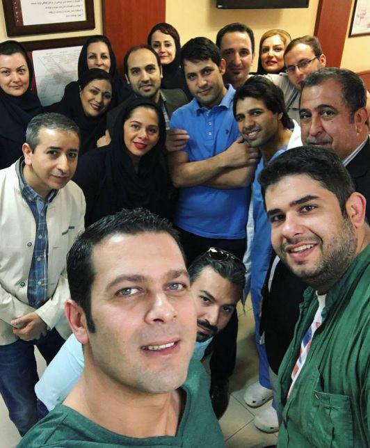 سلفی پژمان بازغی با پرسنل بيمارستان + عکس
