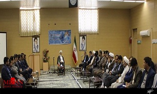 دیدار مسئولین زندان‌های استان یزد با امام جمعه