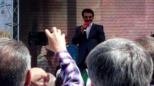 اجرای علیرضا افتخاری خواننده کشورمان در غرفه فرهنگسرای قدس + عکس اجرای علیرضا افتخاری خواننده کشورمان در غرفه فرهنگسرای قدس + عکس