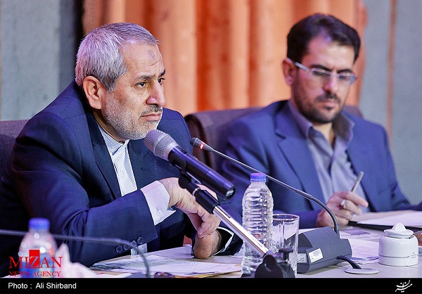 اعلام آمادگی دادستانی تهران برای تعقیب کیفری متهمان دریافت حقوقهای نجومی/ لزوم نظارت سرپرستان دادسرا بر بازداشتگاهها و زندانها اعلام آمادگی دادستانی تهران برای تعقیب کیفری متهمان دریافت حقوقهای نجومی/ لزوم نظارت سرپرستان دادسرا بر بازداشتگاهها و زندانها