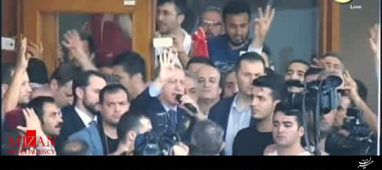 کودتا در ترکیه ناکام ماند / اردوغان وارد فرودگاه آتاتورک شد / 336 نفر در سراسر ترکیه بازداشت شدند / تاکنون دستکم 60 کشته+فیلم و عکس کودتا در ترکیه ناکام ماند / اردوغان وارد فرودگاه آتاتورک شد / 336 نفر در سراسر ترکیه بازداشت شدند / تاکنون دستکم 60 کشته+فیلم و عکس