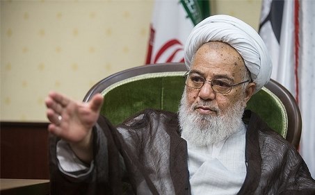 افرادی که انتخابات مجلس خبرگان را سیاسی می‌کنند، دین را نشانه گرفته‌اند