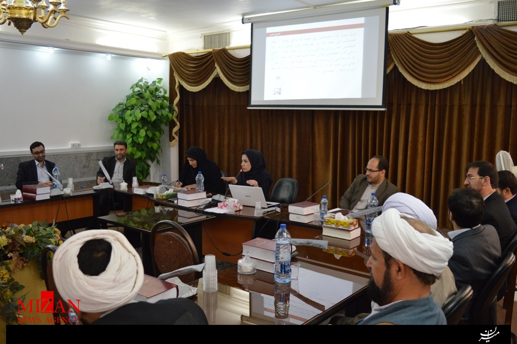 برگزاری جلسه آموزشی روانشناسی کنترل خشم در دادگستری شهرستان ساوه + عکس