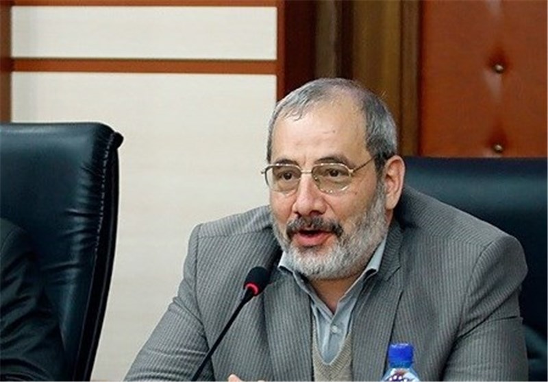 سخنان سیاسی معاون آموزش و پرورش در اجلاس روسا/ سال 95 را به فرصت حمایت از دولت یازدهم تبدیل می کنیم