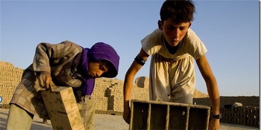 از کار کردن کودکان زیر سن قانونی در 