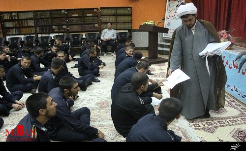 برگزاری آزمون دانستنیهای سربازی در زندان مرکزی تبریز + عکس برگزاری آزمون دانستنیهای سربازی در زندان مرکزی تبریز + عکس