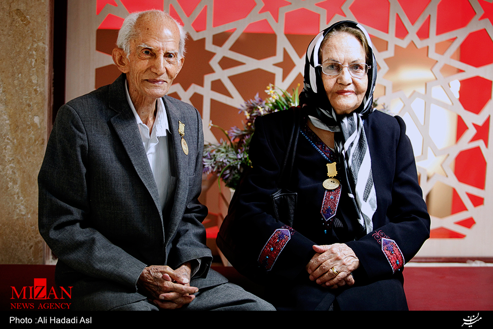 عاشقانههایی به قدمت 50 سال/ بازنشستهها پای سفره عقد نشستند عاشقانههایی به قدمت 50 سال/ بازنشستهها پای سفره عقد نشستند