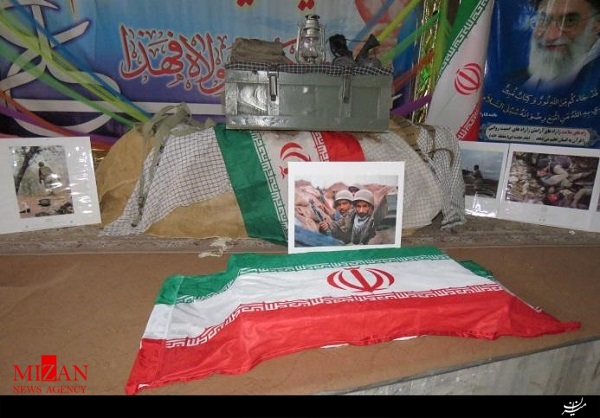 برگزاری نمایشگاه عکس هفته دفاع مقدس در زندان قم + عکس برگزاری نمایشگاه عکس هفته دفاع مقدس در زندان قم + عکس