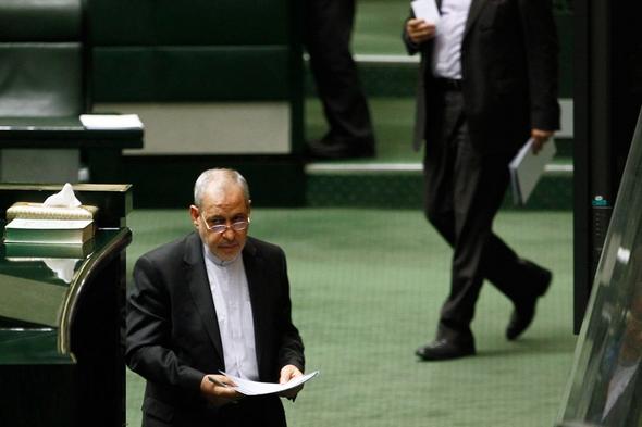 نامه فراکسیون امید مجلس به فانی برای استعفا‎