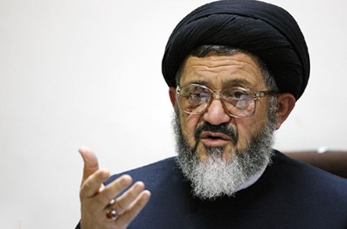 دستم را به پشت نعمت زاده زدم و گفتم آقای ابوالمشاغل دیگر تو را بس است/ باید وزرایی که چالاک نیستند هر چه سریع تر تغییر یابند