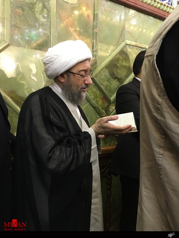 زیارت آیت الله آملی لاریجانی به زیارت حرم امام علی (ع) زیارت آیت الله آملی لاریجانی به زیارت حرم امام علی (ع)