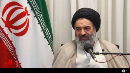 دنیای کفر با ایجاد گروه‌هایی با برند اسلام به جنگ نیابتی روی آورده‌ است