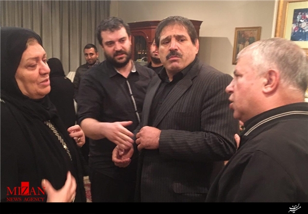 پروین، جدیدی را به خانه پورحیدری برد/ دلجویی کشتی‌گیر سابق از خانواده پدر استقلال+عکس