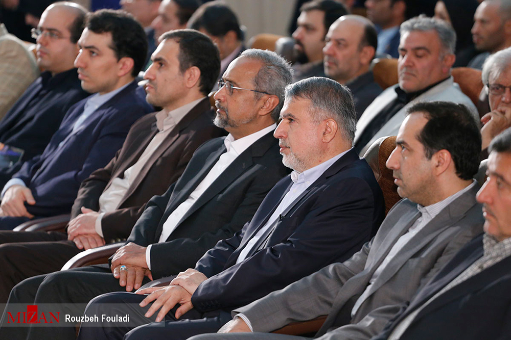 حداد عادل: لزوم حساسیت رسانهها به زبان فارسی/ نهاوندیان: حیات مطبوعات ما جدای از حیات جامعه ما نیست حداد عادل: لزوم حساسیت رسانهها به زبان فارسی/ نهاوندیان: حیات مطبوعات ما جدای از حیات جامعه ما نیست