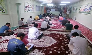کتابخوانی و خرید کتاب جایگزینی برای حبس/  مطالعه و خلاصه پنج جلد کتاب تا روز دادگاه