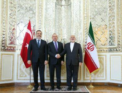 دیدار وزیر خارجه و رئیس سازمان امنیت ترکیه با ظریف