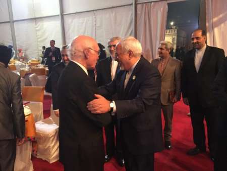 بازتاب اعلام آمادگی ظریف برای میانجی گری بین 