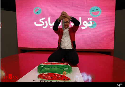 رامبد جوان شب یلدا شمع تولدش را در رامبد جوان شب یلدا شمع تولدش را در