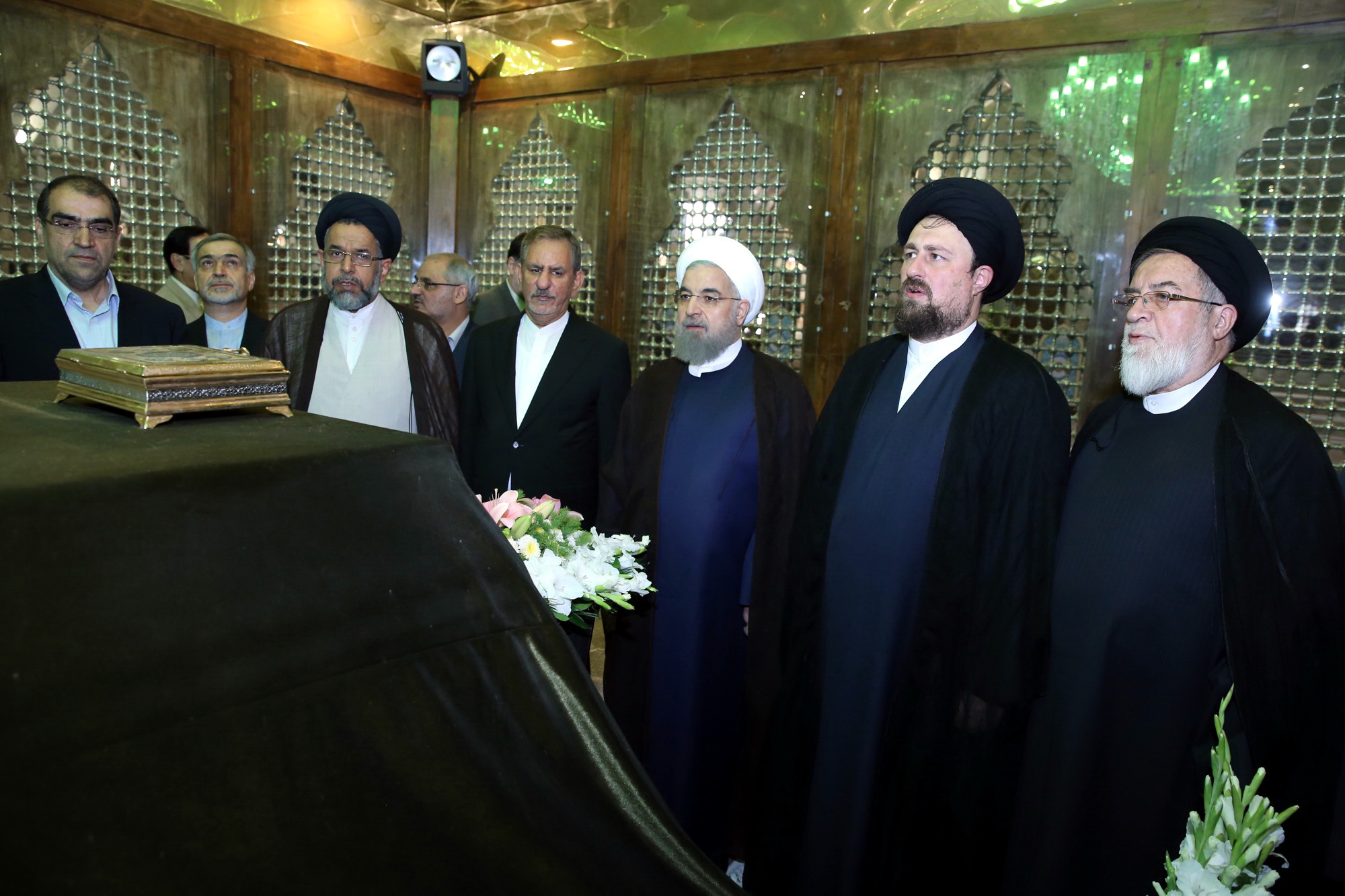تجدید میثاق رییس جمهوری و اعضای هیات دولت با آرمان های امام راحل تجدید میثاق رییس جمهوری و اعضای هیات دولت با آرمان های امام راحل