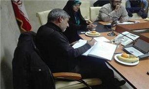 نویسندگان كتاب‌های تقریظی در دفتر یادبود نشست چه نوشتند///خبر شب