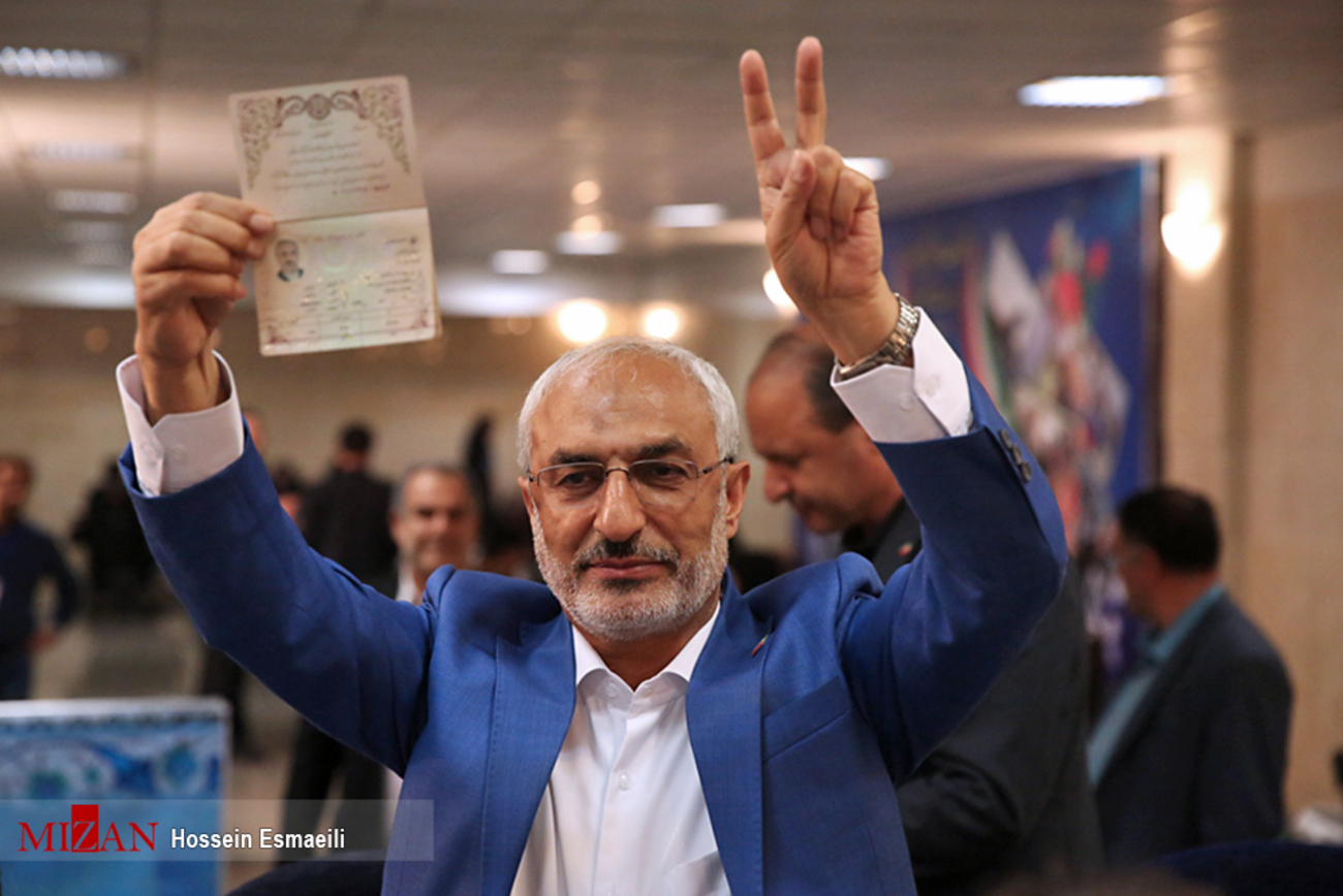 محمد مهدی زاهدی، وزیر علوم دولت نهم، سفیر سابق ایران در مالزی و رئیس کمیسیون آموزش و تحقیقات مجلس شورای اسلامی
