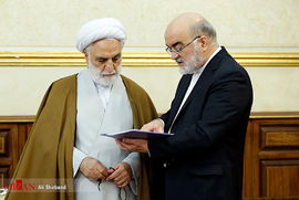 از راست،قاضی ناصر سراج رییس سازمان بازرسی کل کشور و حجت الاسلام و المسلمین اژیه ای معاون اول قوه قضاییه