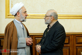 از راست،جوادلاریجانی دبیر ستاد حقوق بشر قوه قضاییه و حجت الاسلام و المسلمین محمد موحدی آزاد دادستان انتظامی قضات