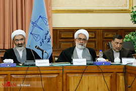 از راست سید علیرضا آوایی وزیر دادگستری،حجت‌الاسلام و المسلمین محمدجعفر منتظری دادستان کل کشور،حجت الاسلام  و المسلمین علی خلفی رئیس حوزه ریاست قوه قضائیه