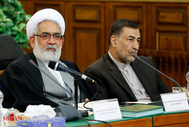 از راست ، سید علیرضا آوایی و حجت الاسلام و المسلمین منتظری دادستان کل کشور 