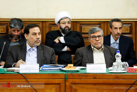 از راست احمد شجاعی رئیس سازمان پزشکی قانونی کشور و اصغر جهانگیر رییس سازمان زندان ها