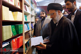 بازدید آیت الله رئیسی رئیس قوه قضاییه از نمایشگاه بین المللی کتاب تهران