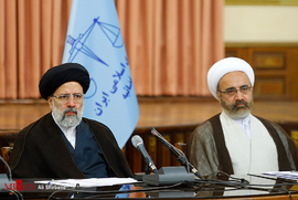 حجت الاسلام محمد مصدق و آیت الله رئیسی در جلسه هم اندیشی با وکلای دادگستری 
