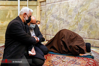 تشرف آیت الله رئیسی به حرمین امامین کاظمین (ع)