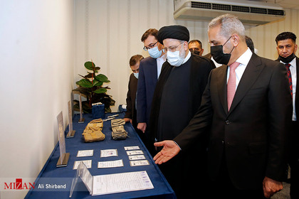 بازدید از نمایشگاه بخشی از بقایای بجا مانده از داعش