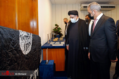 بازدید از نمایشگاه بخشی از بقایای بجا مانده از داعش