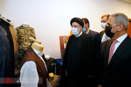 بازدید از نمایشگاه بخشی از بقایای بجا مانده از داعش