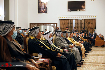 دیدار آیت الله رییسی رییس قوه قضاییه با سران عشایر عراق در محل سفارت جمهوری اسلامی ایران در بغداد