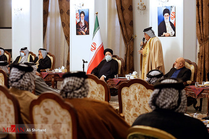دیدار آیت الله رییسی رییس قوه قضاییه با سران عشایر عراق در محل سفارت جمهوری اسلامی ایران در بغداد