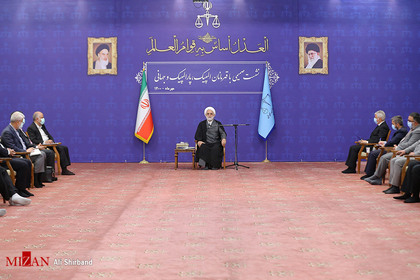نشست صمیمی رئیس قوه قضاییه با قهرمانان المپیک، پارالمپیک و جهانی
