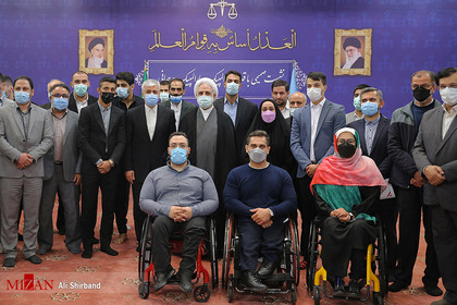 نشست صمیمی رئیس قوه قضاییه با قهرمانان المپیک، پارالمپیک و جهانی
