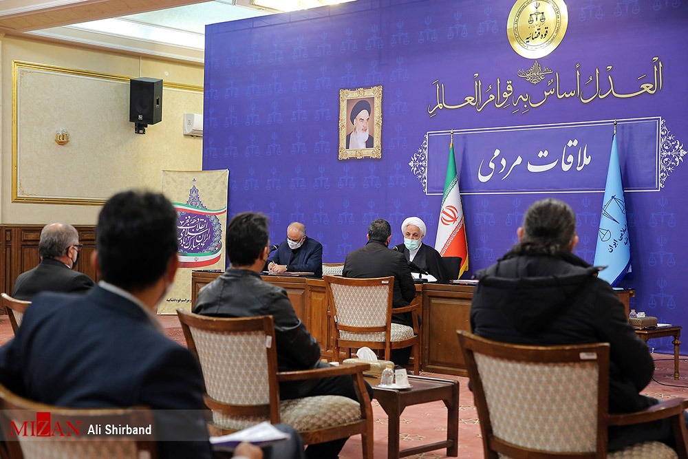 در جریان ملاقات مردمی امروز رئیس قوه قضاییه صورت گرفت؛ رسیدگی به مسائل «مالباختگان پروندههای کثیرالشاکی»، برخی محکومان امنیتی و خانواده آنها» و «اصحاب دعوا در پروندههای بیمهای در جریان ملاقات مردمی امروز رئیس قوه قضاییه صورت گرفت؛ رسیدگی به مسائل «مالباختگان پروندههای کثیرالشاکی»، برخی محکومان امنیتی و خانواده آنها» و «اصحاب دعوا در پروندههای بیمهای