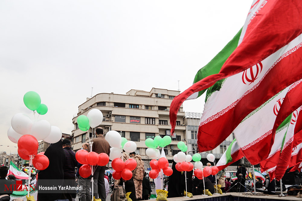گزارش تصویری راهپیمایی یوم الله۲۲ بهمن در تهران مراسم چهل و سومین سالگرد پیروزی انقلاب اسلامی/ حماسه باشکوه ایرانیان در راهپیمایی خودرویی و موتوری