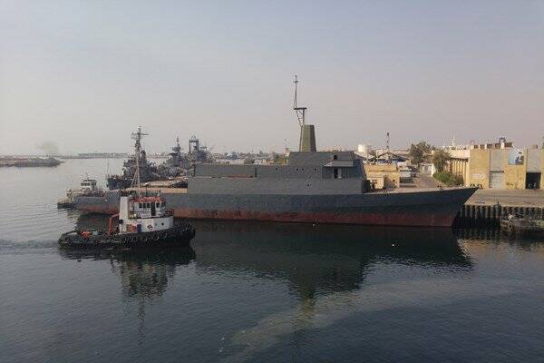 شناور اطلاعاتی شیراز نهنگ صنعت دفاعی ایران مجهز به سامانه جنگ الکترونیک