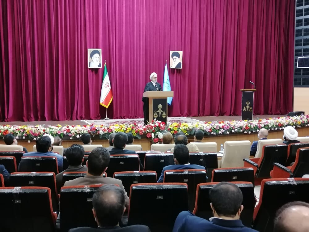 بازدید سه ساعته رئیس قوه قضاییه از بنادر و گمرکات استان هرمزگان و بندر شهید رجایی/تاکیدات رئیس دستگاه قضا بر جلوگیری از معطلی کشتی‌های حامل کالاهای ثبت سفارش شده در لنگرگاه‌ها/ آغاز گام دوم ساماندهی وضعیت اموال تملیکی