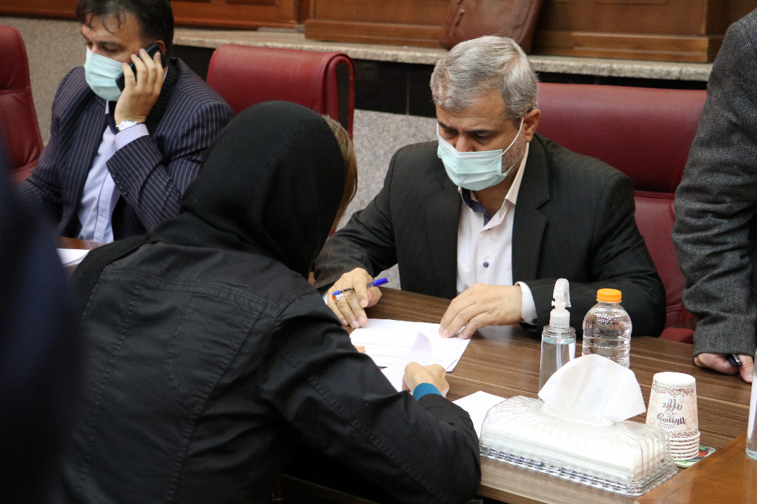 رسیدگی به درخواستهای حقوقی و قضایی ۱۲۰ نفر از مراجعان در آخرین ملاقات مردمی رئیس کل دادگستری تهران در سال جاری رسیدگی به درخواستهای حقوقی و قضایی ۱۲۰ نفر از مراجعان در آخرین ملاقات مردمی رئیس کل دادگستری تهران در سال جاری