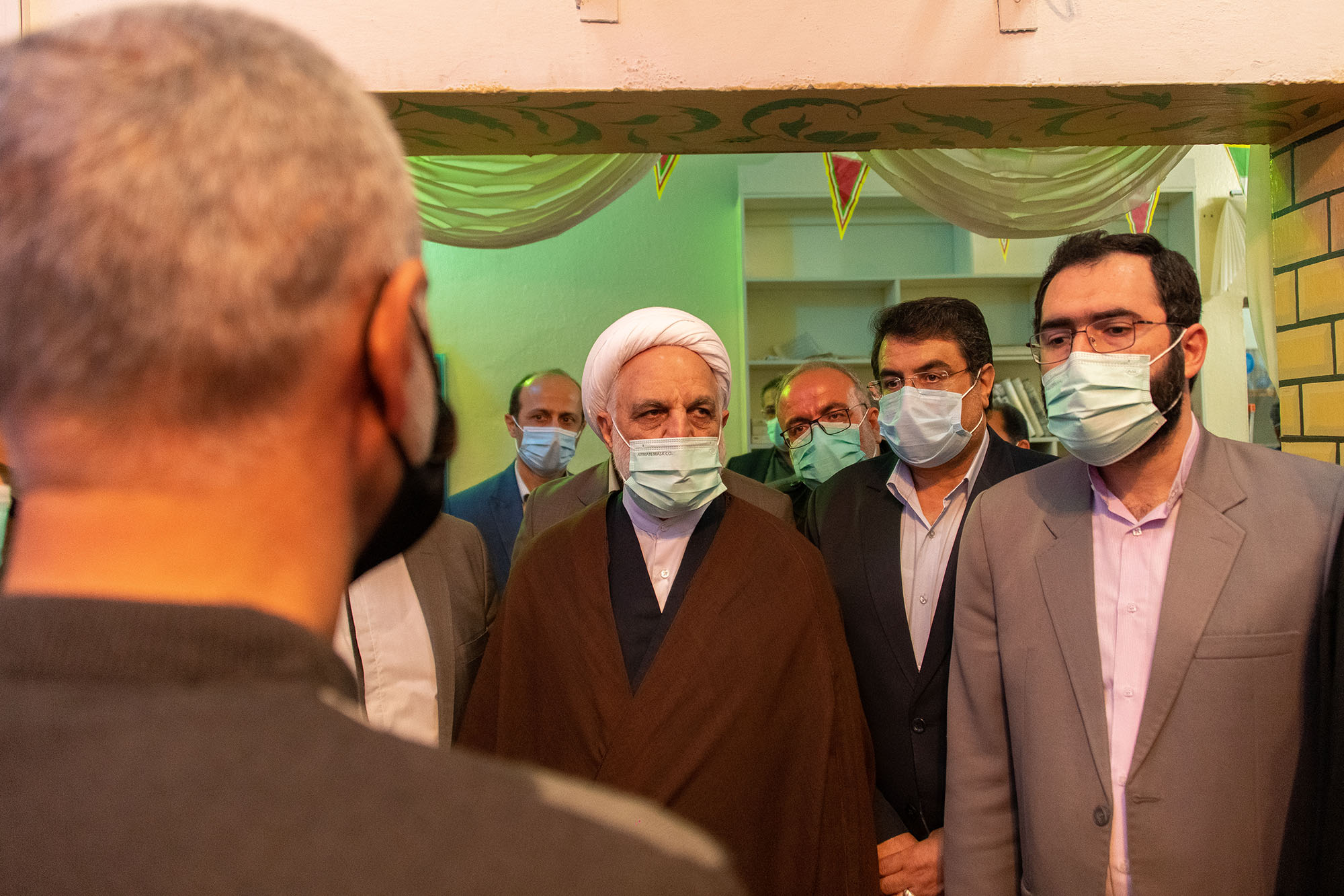بازدید سه ساعته از پیش اعلام نشده حجتالاسلام والمسلمین محسنی اژهای از زندان ساری در ساعات تحویل سال ۱۴۰۱ / رئیس عدلیه: افرادی که در محیط زندانها مسئول مواجهه با خانواده زندانیان هستند باید از آموزش لازم برخوردار باشند و با سعهصدر با خانواده زندانیان مواجه شوند بازدید سه ساعته از پیش اعلام نشده حجتالاسلام والمسلمین محسنی اژهای از زندان ساری در ساعات تحویل سال ۱۴۰۱ / رئیس عدلیه: افرادی که در محیط زندانها مسئول مواجهه با خانواده زندانیان هستند باید از آموزش لازم برخوردار باشند و با سعهصدر با خانواده زندانیان مواجه شوند