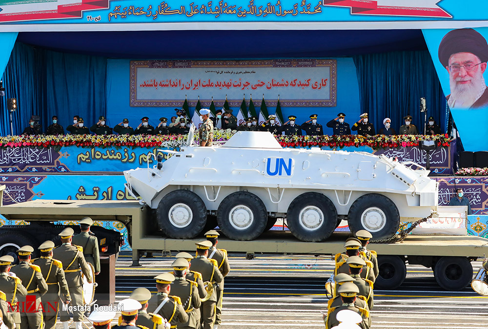 نمایش قدرت پهپادی و تجهیزات ارتش در مراسم ۲۹ فروردین رئیس جمهور: ارتش با استفاده از فرصت تحریمها توانمند شد/ نمایش قدرت پهپادی و تجهیزات ارتش در مراسم ۲۹ فروردین