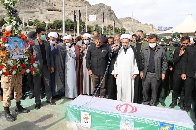 مراسم وداع با پیکر مطهر شهید والامقام «محمود ابسالان» در زاهدان برگزار شد